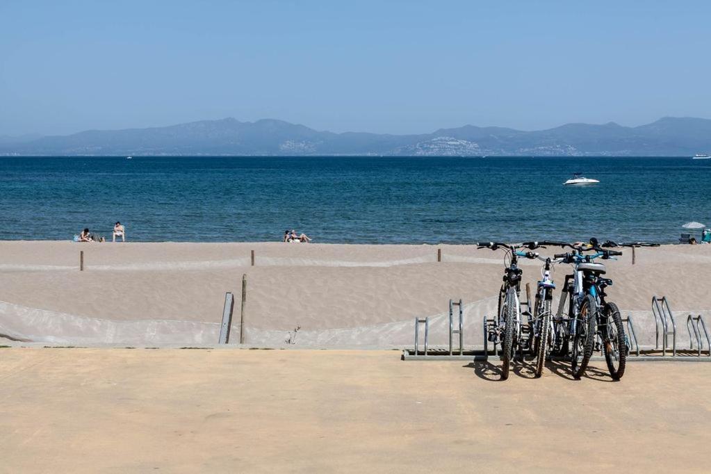 Apartamento Pie De Playa-Wifi Free L' Escala Extérieur photo