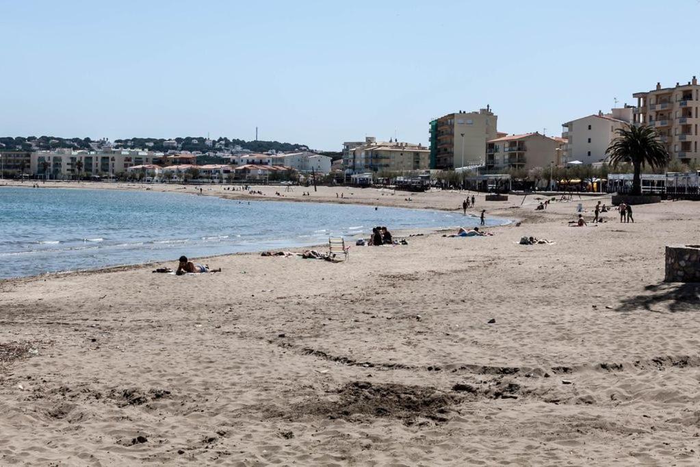 Apartamento Pie De Playa-Wifi Free L' Escala Extérieur photo