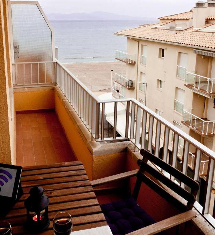 Apartamento Pie De Playa-Wifi Free L' Escala Extérieur photo